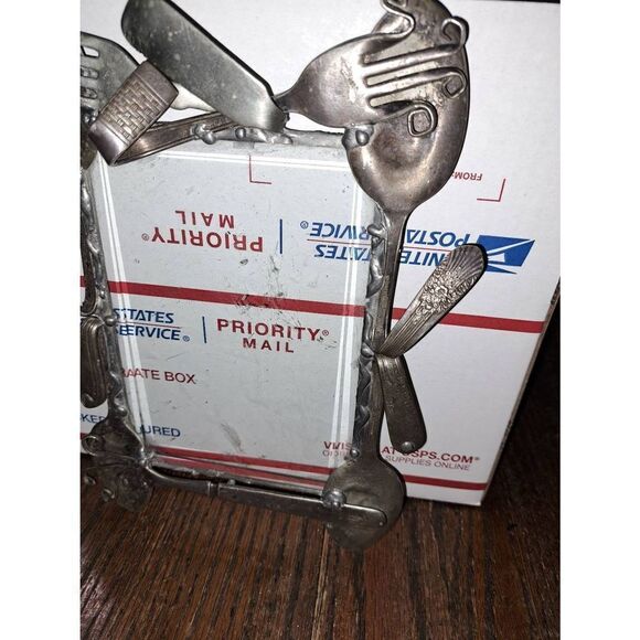 Older Silver Plated Silverware Beveled Glass Picture Frame 4"x6" - Picture 4 of 8